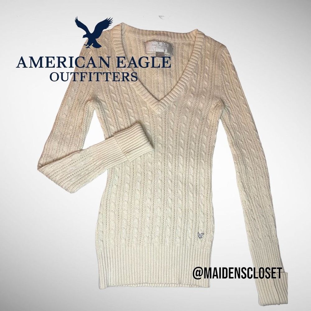 American Eagle Outfitters Cable Knit V-Neck Sweater Medium Cream Ribbed Trim